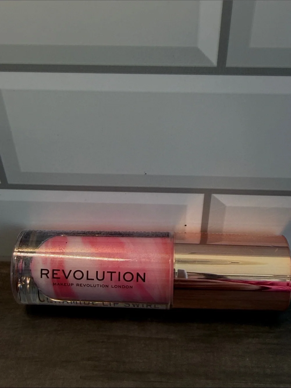 Revolution Shimmer Balm - Rose Gold & Pink Swirl